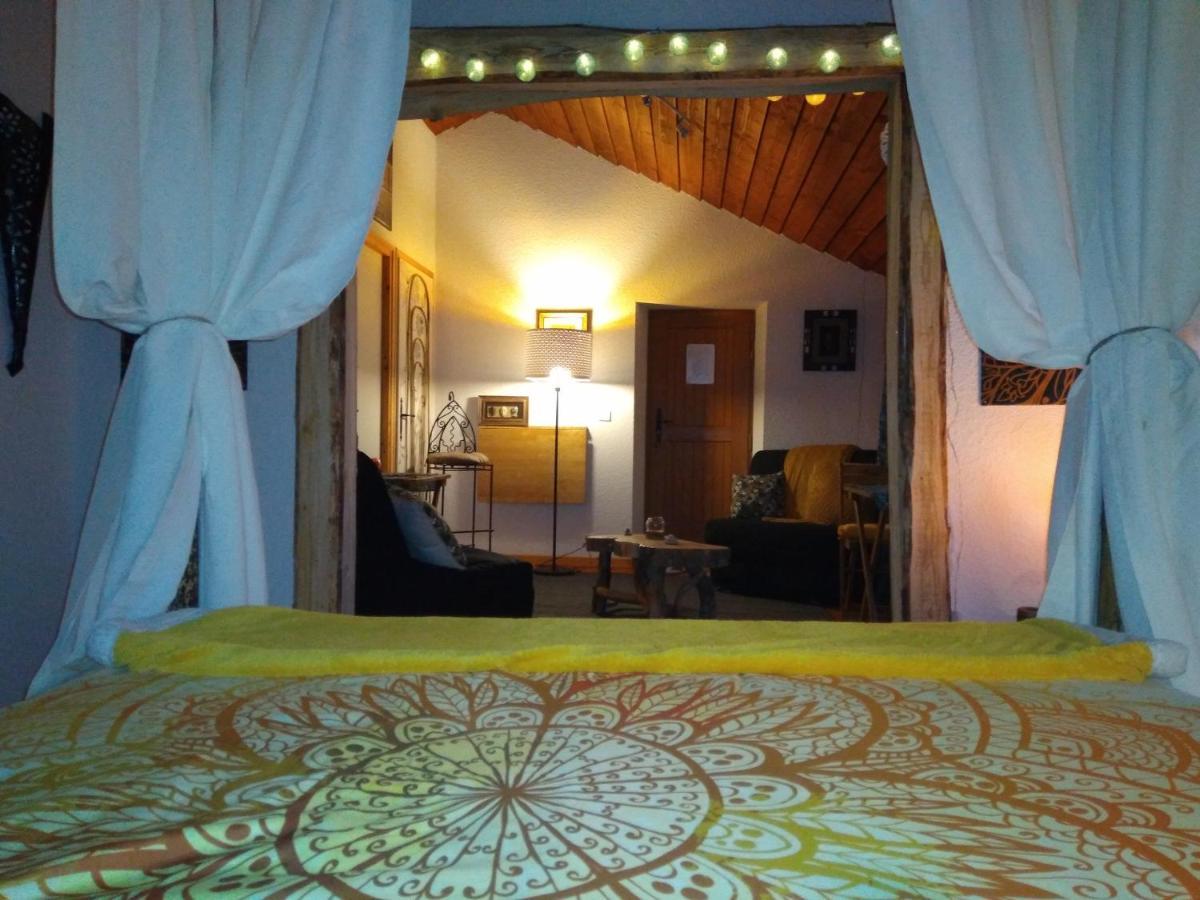 Au Fil De L Ance Bed & Breakfast Beauzac Exterior photo